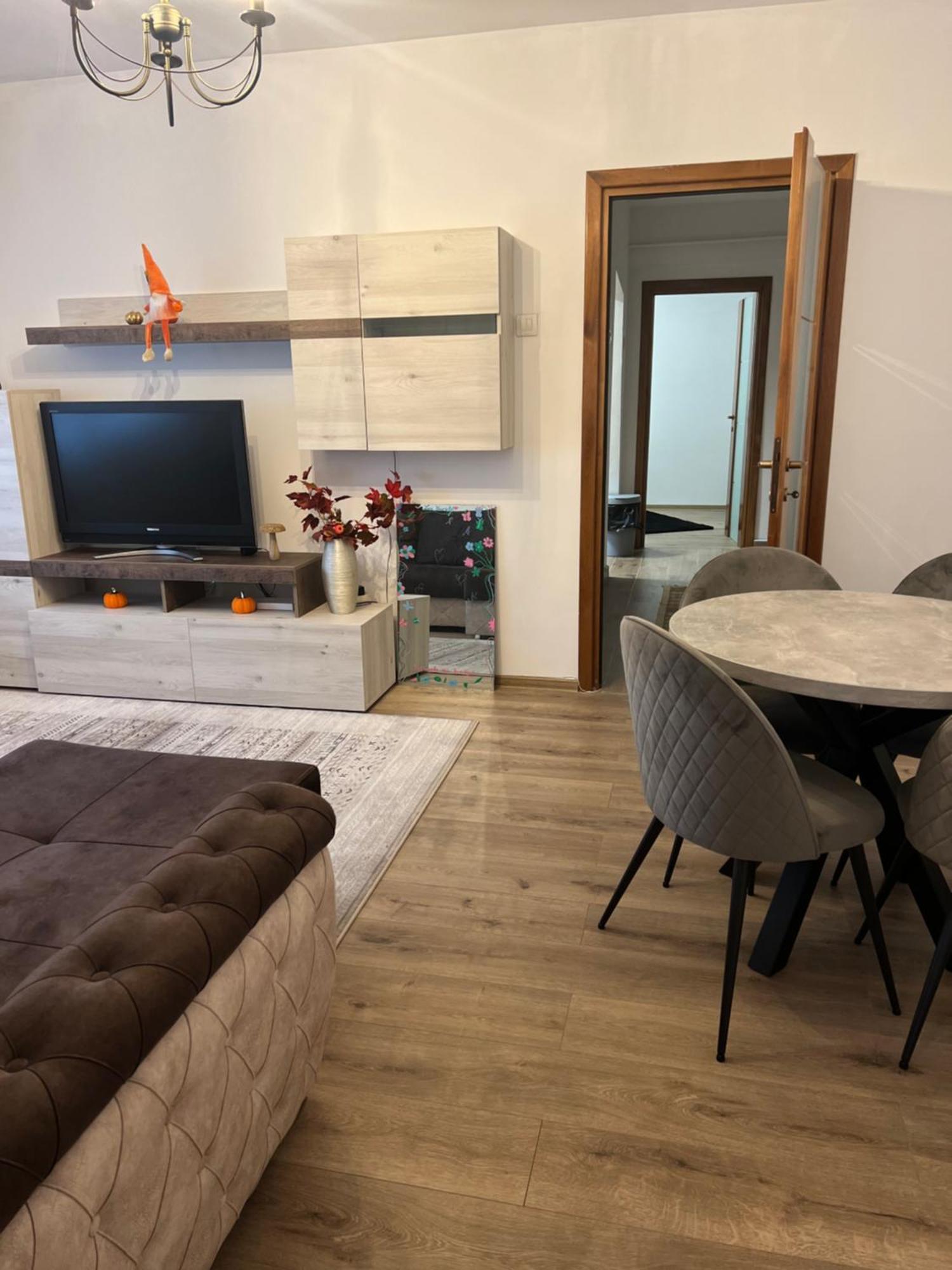 Central Trei Camere Bacau Exterior photo