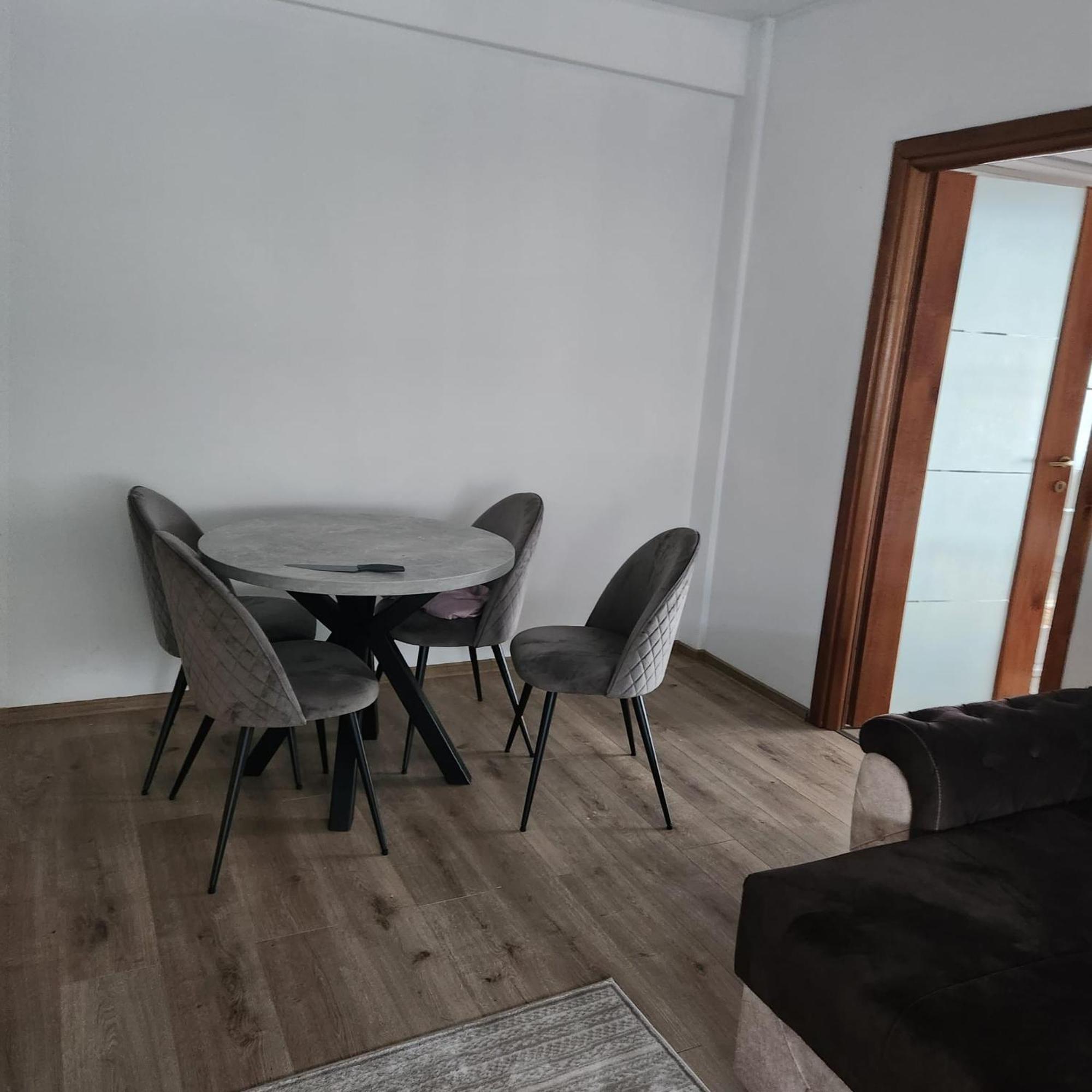 Central Trei Camere Bacau Exterior photo